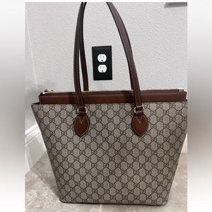 Gucci | Bags | Authenticated Gucci Sherry Supreme Shoulder Bag Handbag